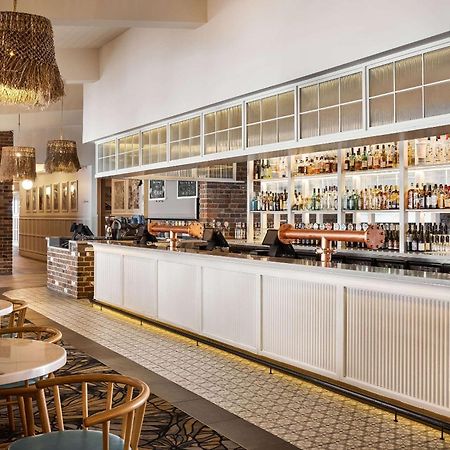 The Beachcomber Hotel & Resort, Ascend Hotel Collection Toukley Luaran gambar The bar at the River Cottage Cafe