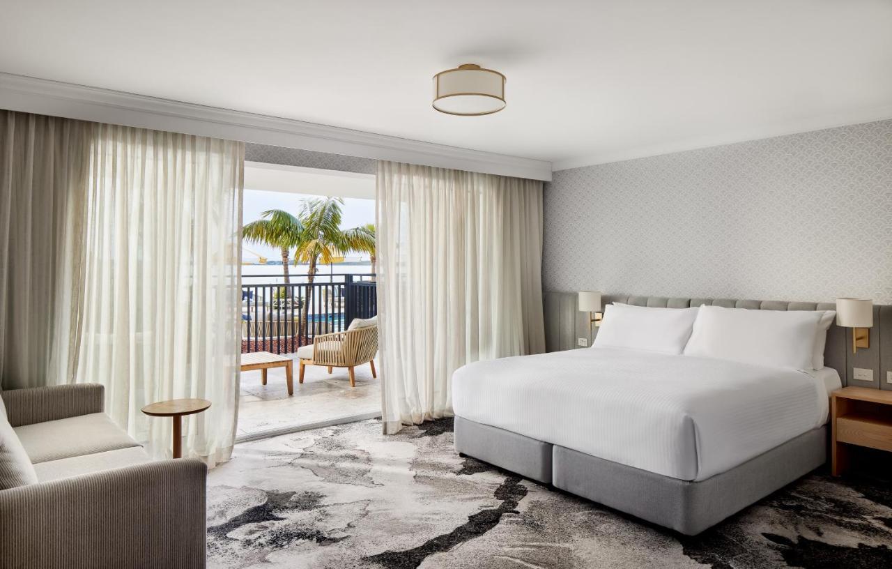 The Beachcomber Hotel & Resort, Ascend Hotel Collection Toukley Luaran gambar A guest room at the Hilton San Diego Bayfront