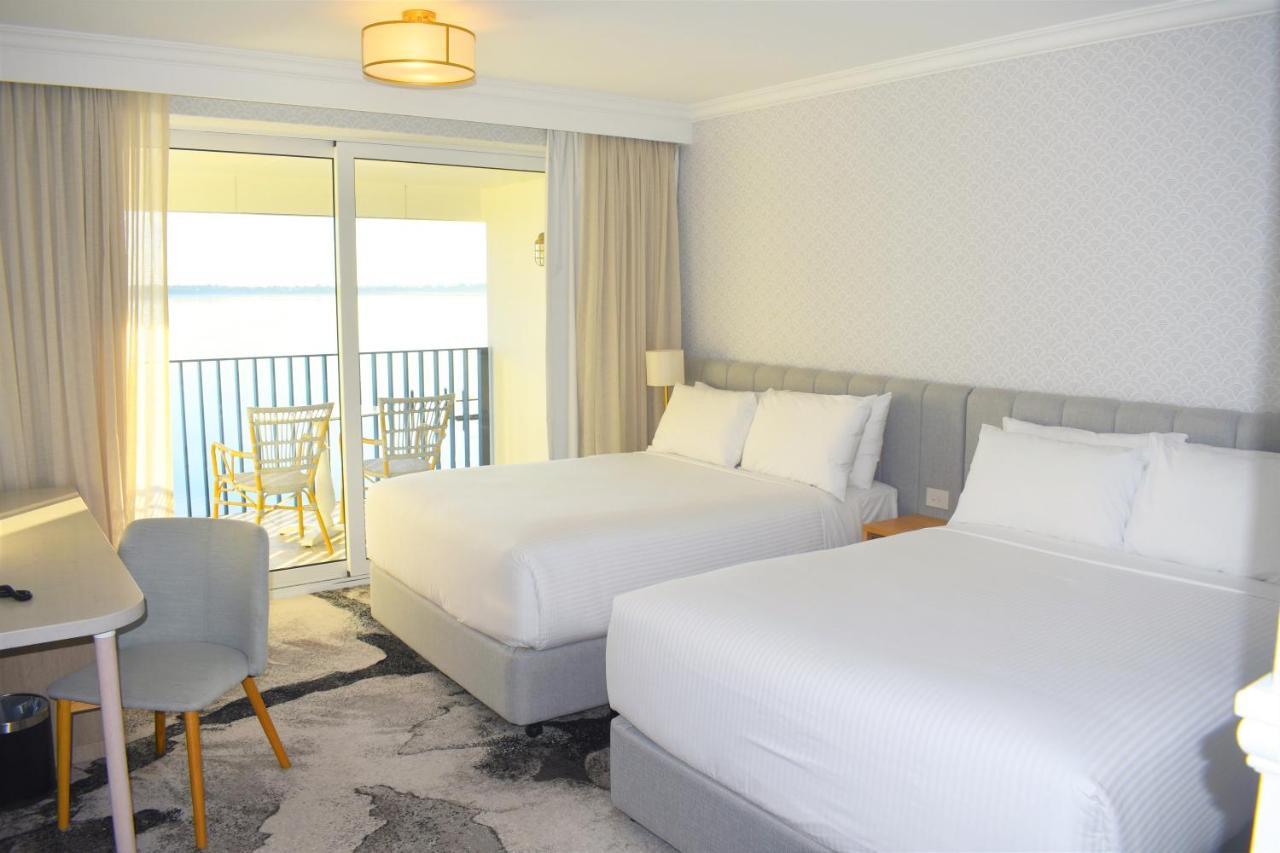 The Beachcomber Hotel & Resort, Ascend Hotel Collection Toukley Luaran gambar A room at the Hilton San Diego Bayfront