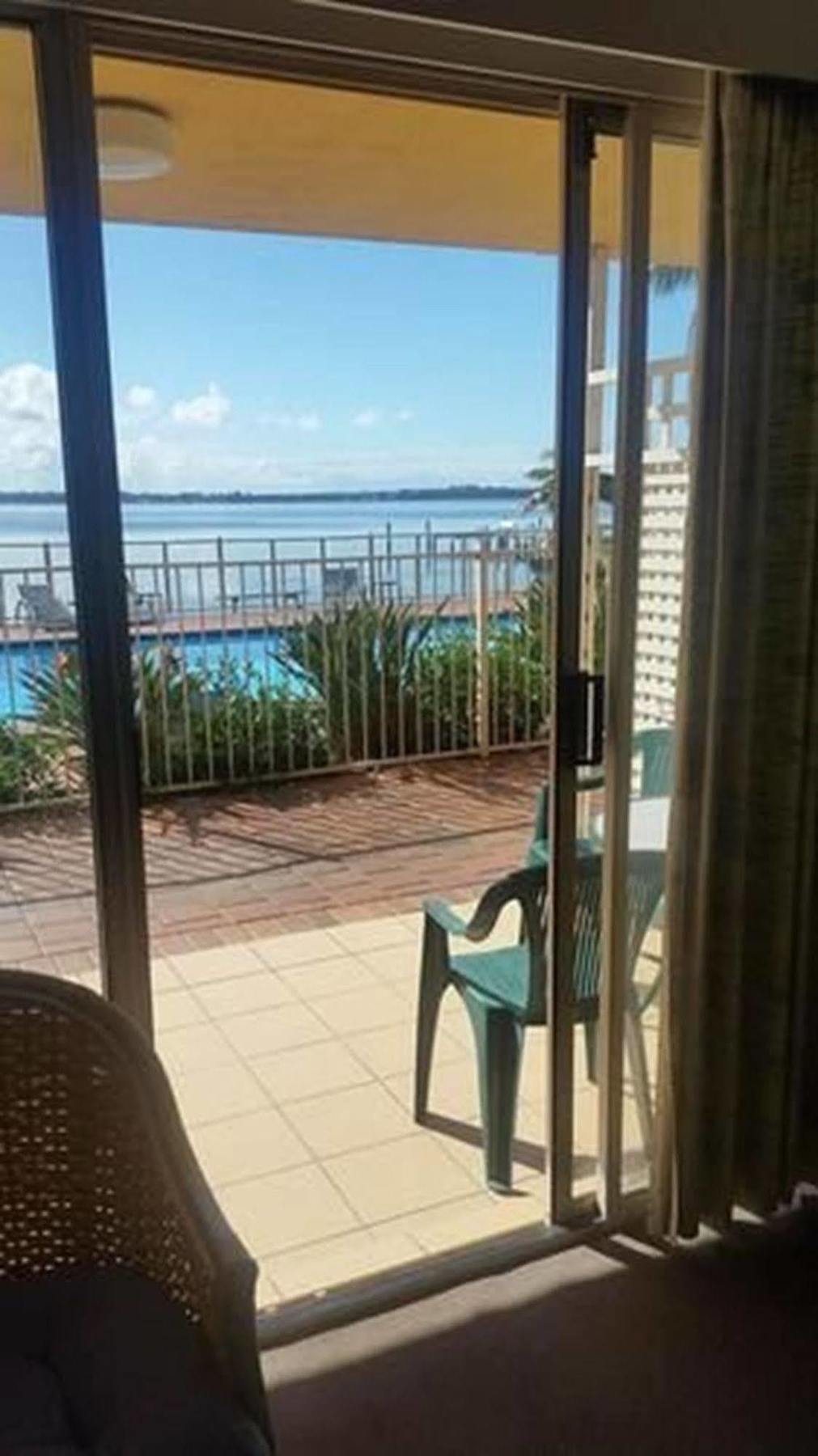 The Beachcomber Hotel & Resort, Ascend Hotel Collection Toukley Luaran gambar View of the pool from a guest room