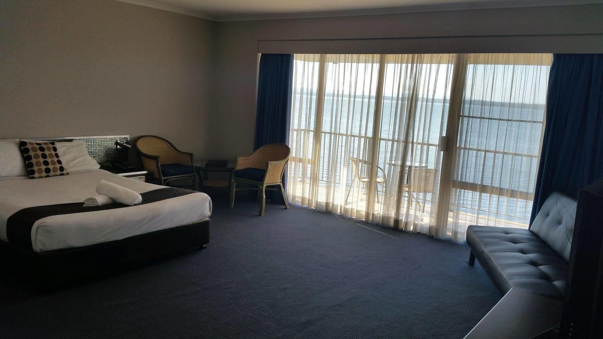 The Beachcomber Hotel & Resort, Ascend Hotel Collection Toukley Luaran gambar A room at the hotel