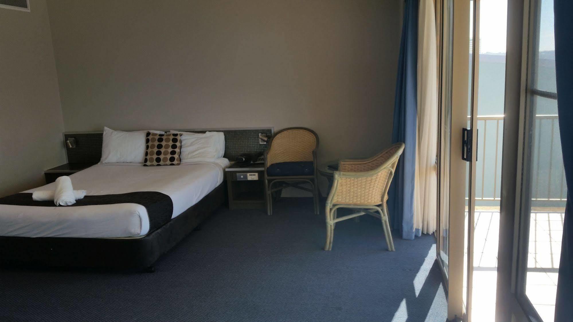The Beachcomber Hotel & Resort, Ascend Hotel Collection Toukley Luaran gambar A room at the hotel